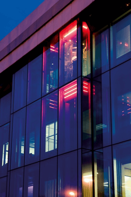 Ascensor de grandes cargas reino unido