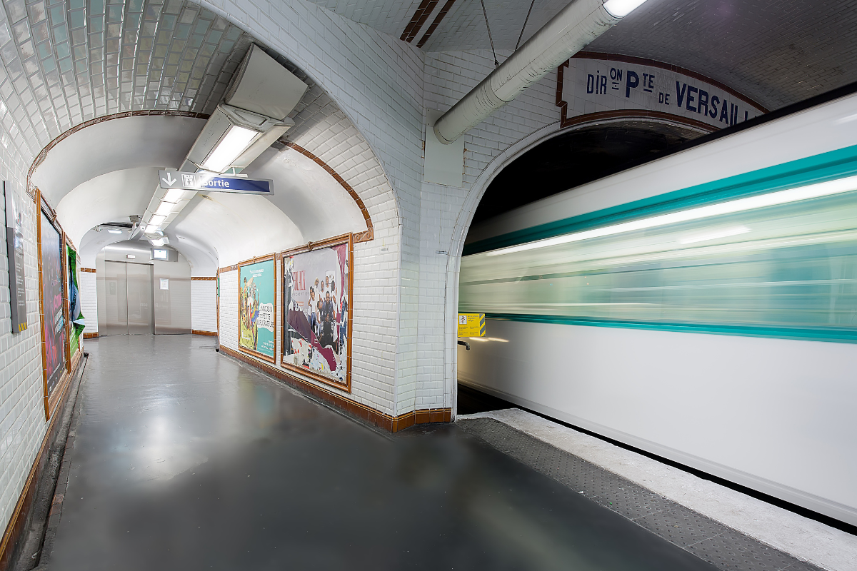 Metro de Paris por fuera